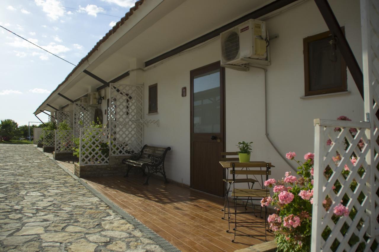 Fontana La Pietra Villa Pisticci Eksteriør bilde