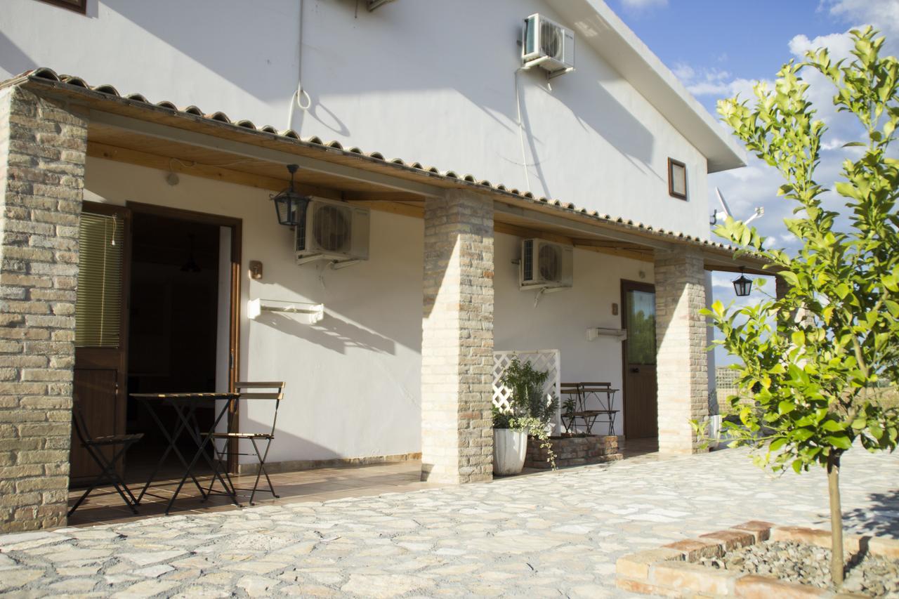 Fontana La Pietra Villa Pisticci Eksteriør bilde