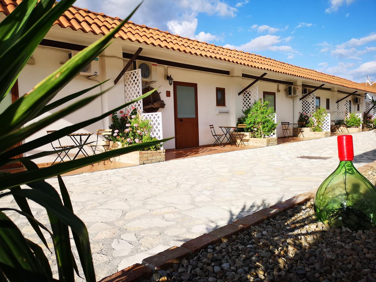 Fontana La Pietra Villa Pisticci Eksteriør bilde