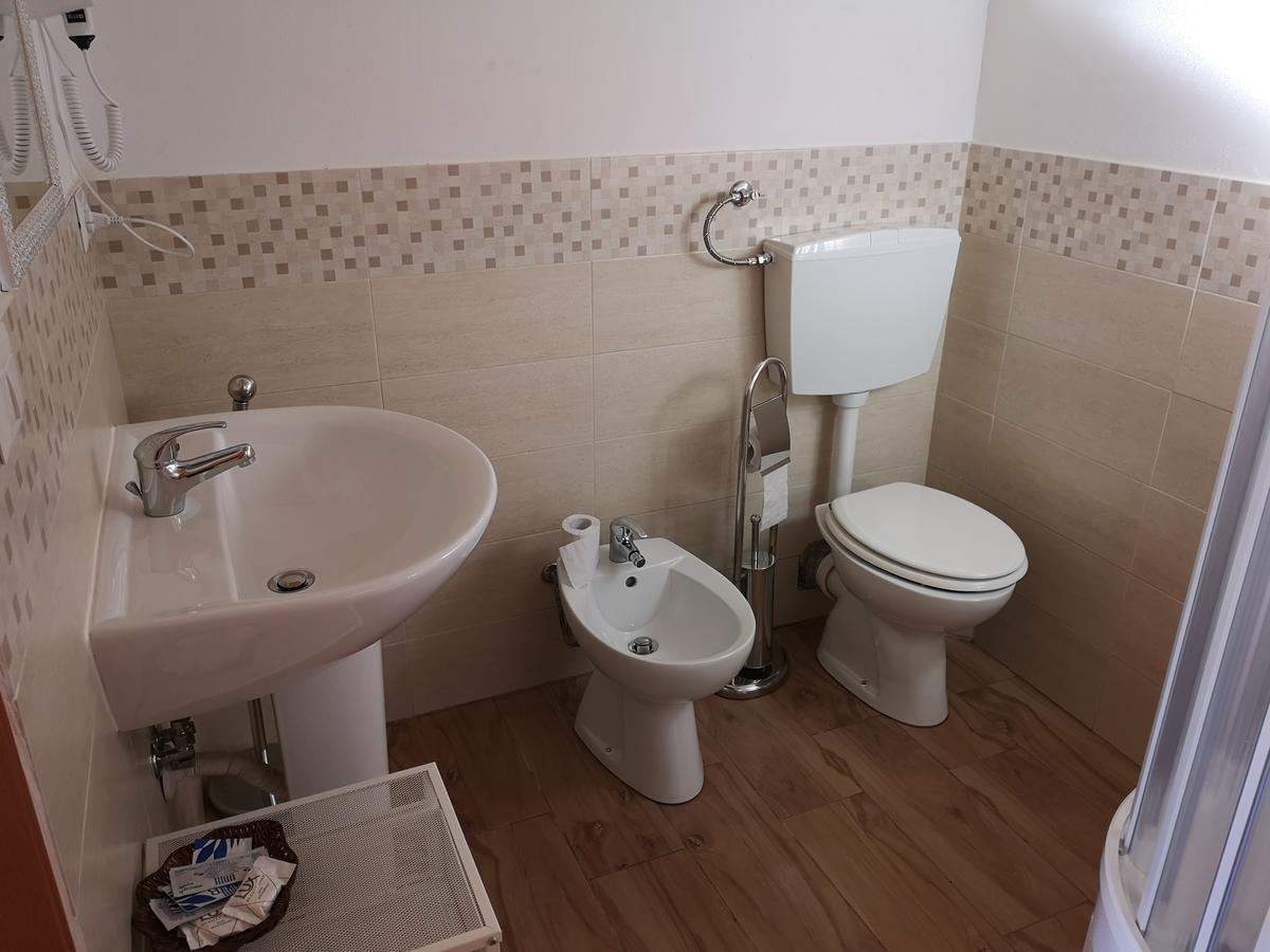 Fontana La Pietra Villa Pisticci Eksteriør bilde